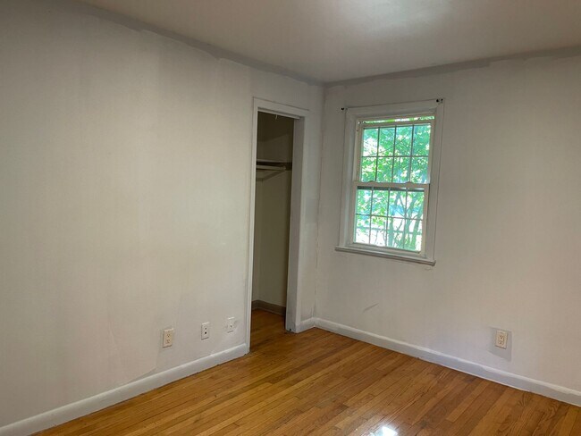 Building Photo - **100 SICARD ST** Basement+Driveway+Off-Street Parking+Free Washer/Dryer+Deck+Backyard