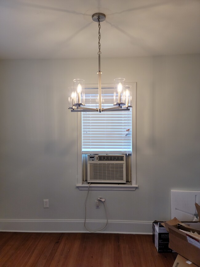 Decorator Chandelier - 8637 Pritchard Pl