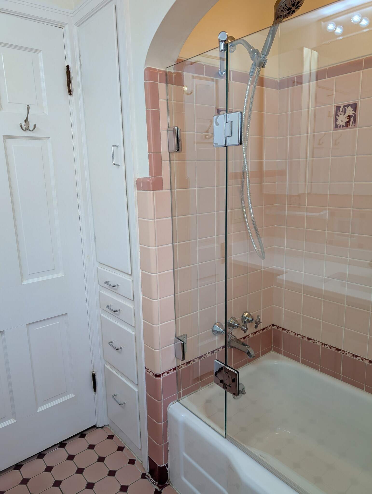 Building Photo - 6201 Lisbon Ave