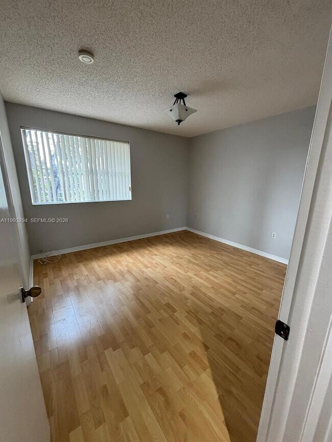 Building Photo - 6272 SW 139th Ave