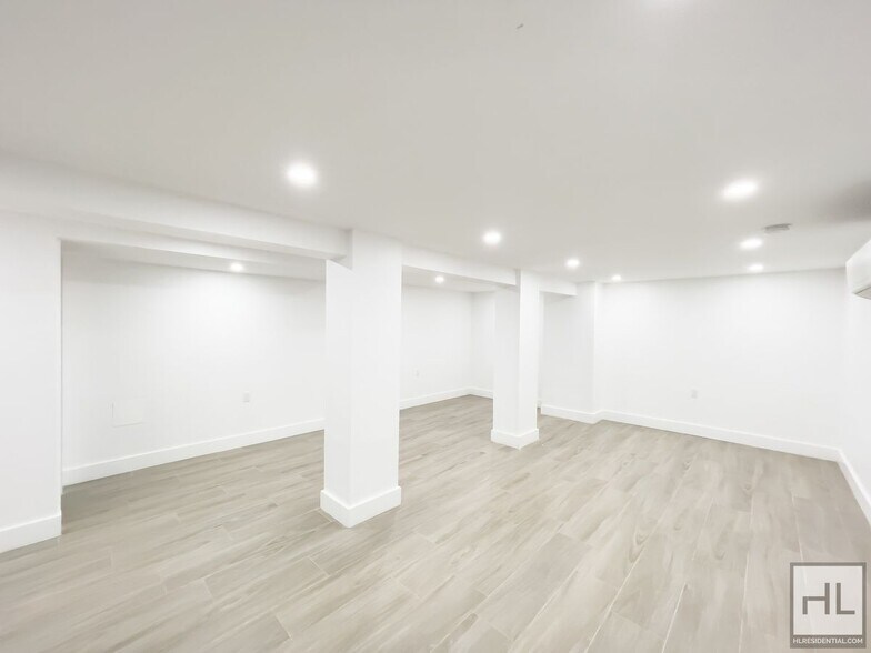 Building Photo - PUTNAM AVENUE / Spacious 2-Bed Duplex