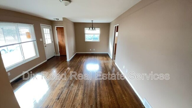 Building Photo - 5441 Bayside Dr