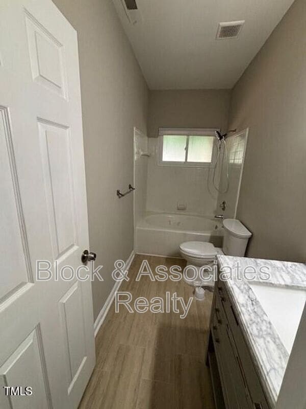 Building Photo - 6000 Winterpointe Ln