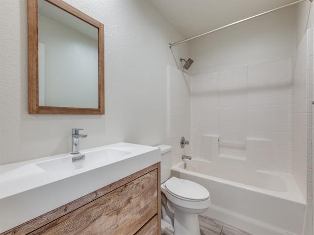 Building Photo - 1951 Bayside St