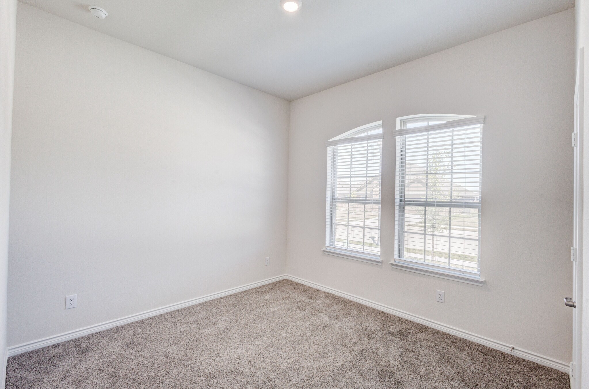 Building Photo - Room in House on Newby Ln