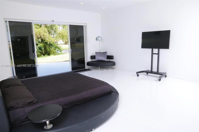 Building Photo - 6003 Umbrella Tree Ln