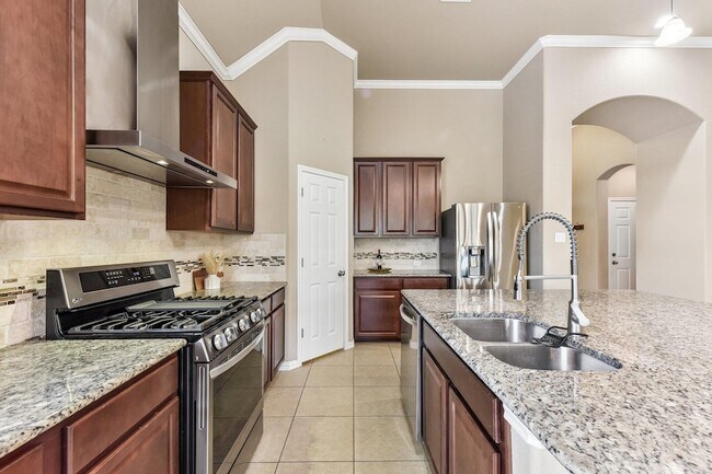 Building Photo - 640 Loma Cedro Bend