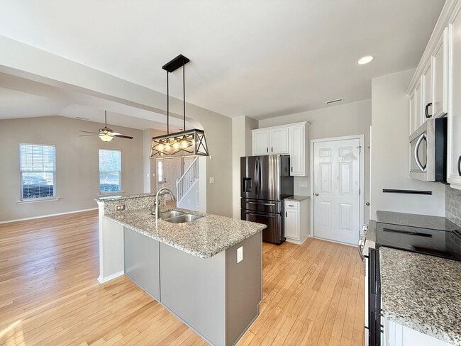 Building Photo - Stunning 2BD, 2.5BA Morrisville Home in a ...