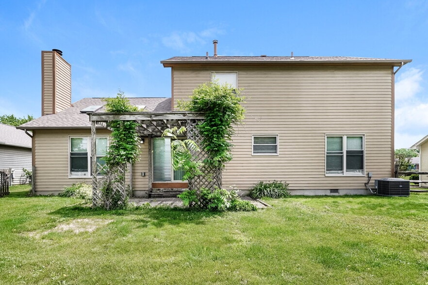 Building Photo - 1127 Crestview St