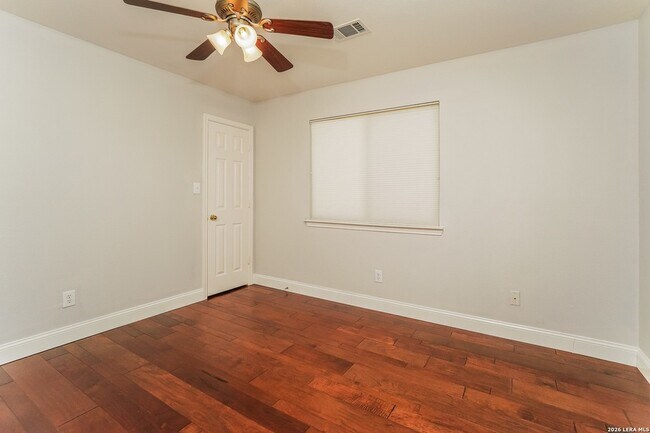 Building Photo - 539 Willow Grove Dr