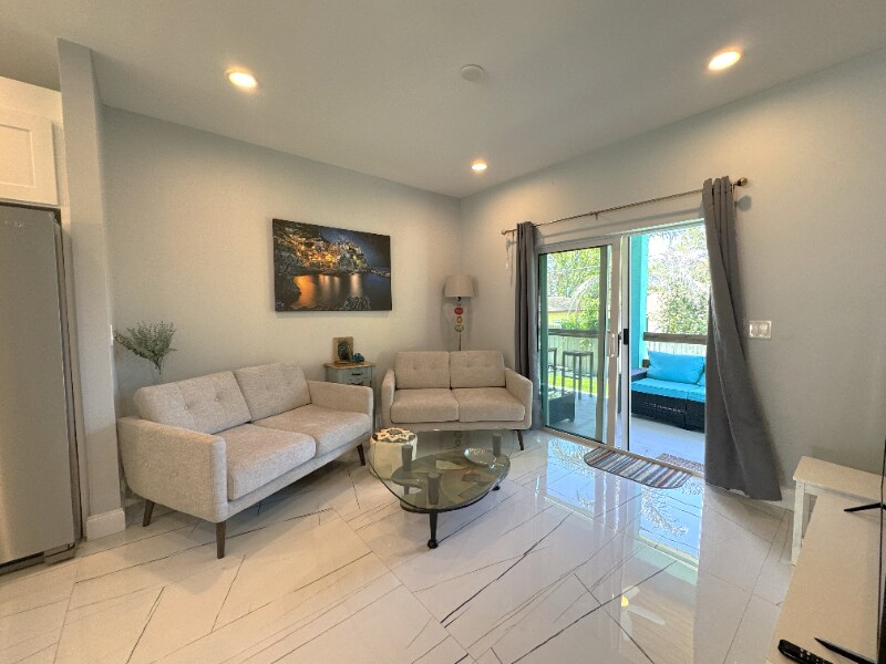 Building Photo - 271 Diogenes St