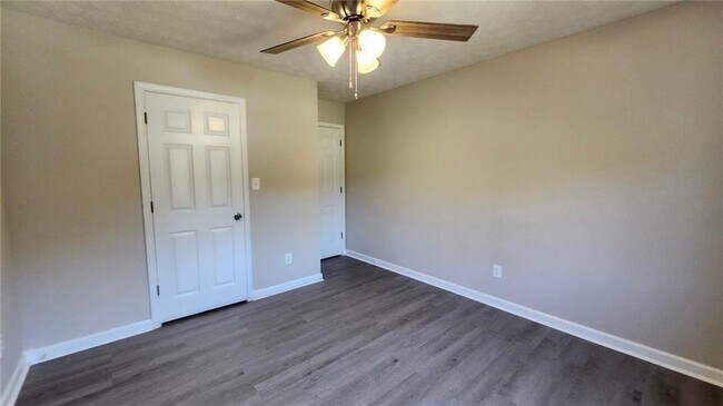 Building Photo - 3724 Spring Garden Ln