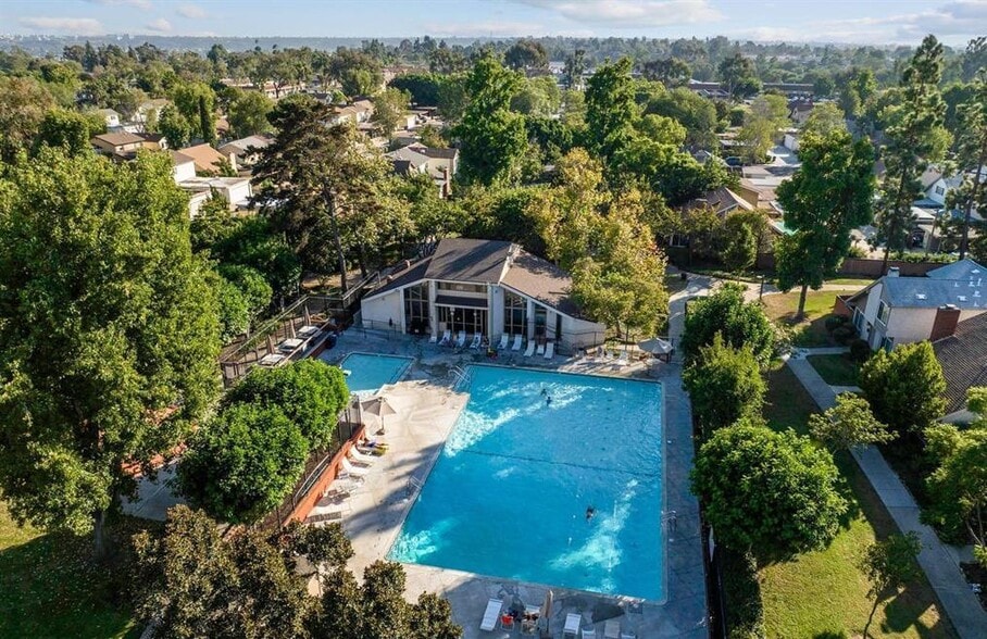 Building Photo - 10626 Escobar Dr