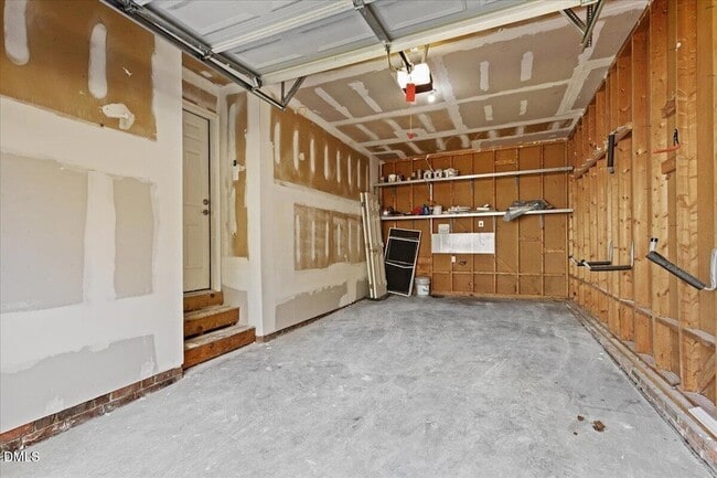 Building Photo - 102 Mint Hill Dr