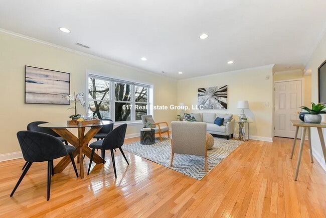 Primary Photo - 168 Newton St