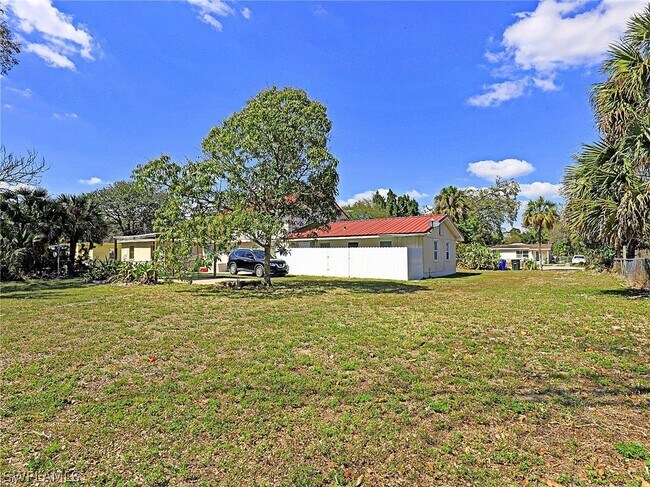Primary Photo - 2352 South St