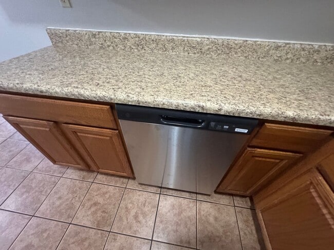 Building Photo - 5493 Adams Cir