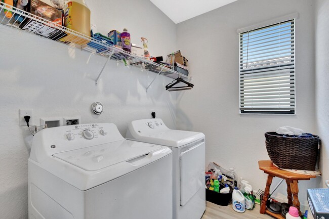 Building Photo - 3244 Dunning Dr