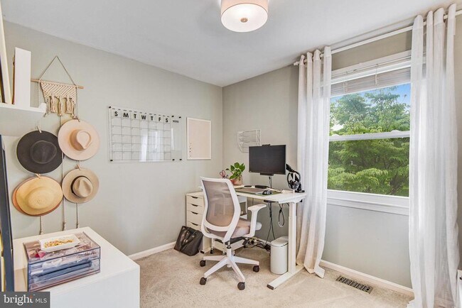Building Photo - 9008 Piney Grove Dr