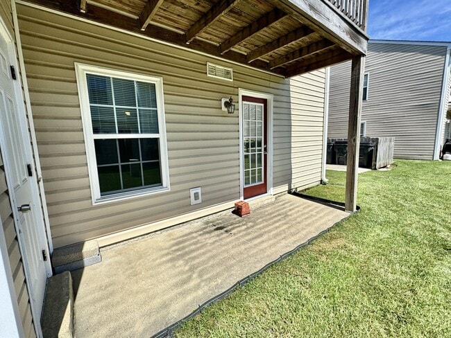 Building Photo - Updated & Ready 05-21-26! Dog Friendly Home w/Community Pool, Clubhouse, Tennis Courts & More!