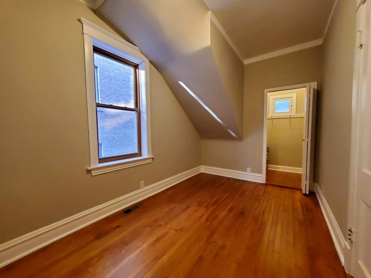 bedroom 1 - 2334 Euclid Ave