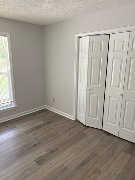 Building Photo - 4406 Tyne Dr