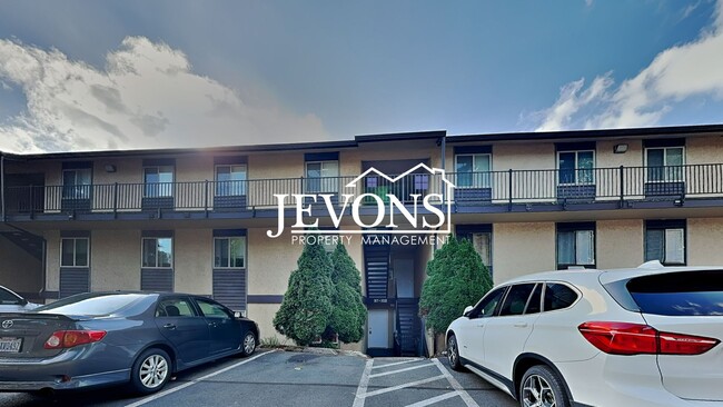 Building Photo - $990 rent credit if you move in by 11/30/25! 2-bedroom home with utilities included near I-405