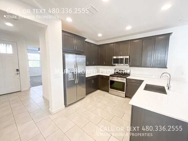 Building Photo - 4119 E Sagebrush St