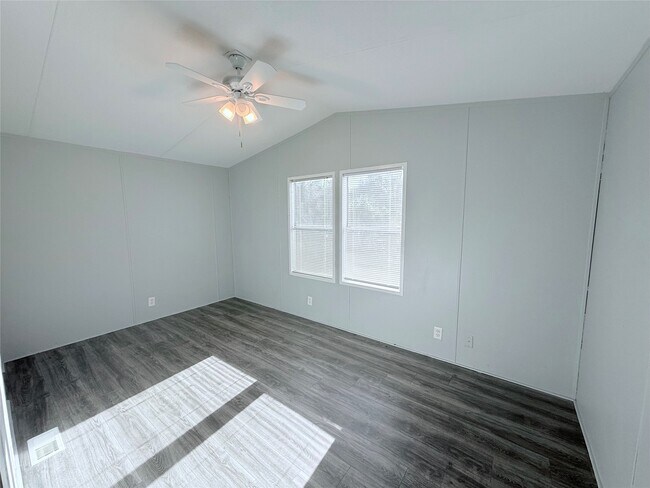 Building Photo - 12738 Pecan Tree Ct