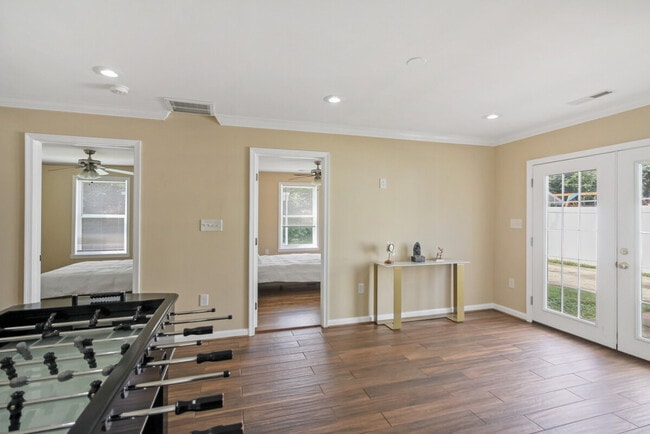 Building Photo - 7103 Highland St