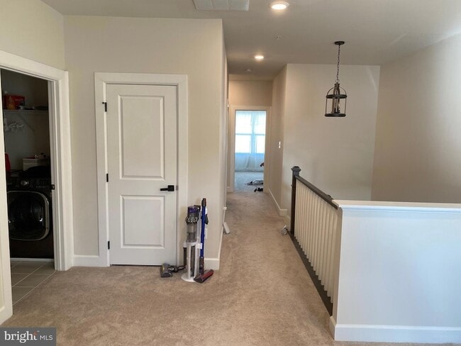 Building Photo - 730 Quarry Point Rd