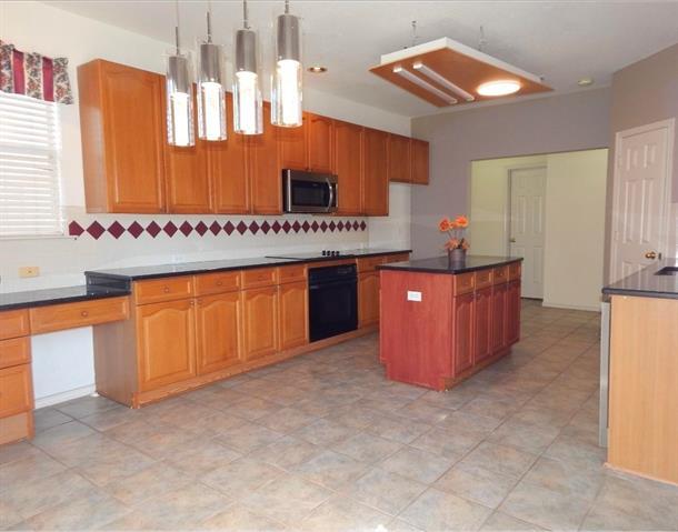 Building Photo - 2500 Coolwater Dr