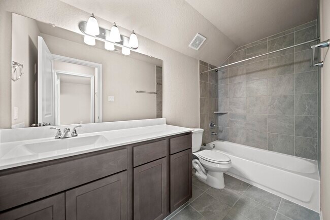 Building Photo - 17214 Broadleaf Oak Dr