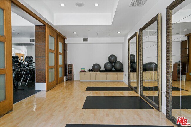 Building Photo - 100 S Alameda St