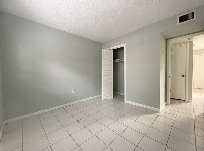 Building Photo - 3325 Arpt Rd S