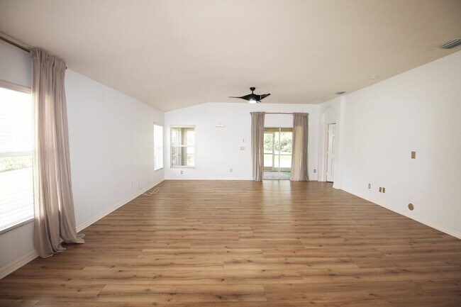 Building Photo - 6428 Waverly Green Way