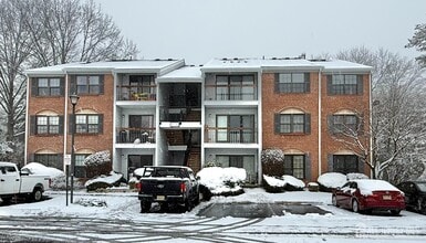 Building Photo - 304 Bromley Pl