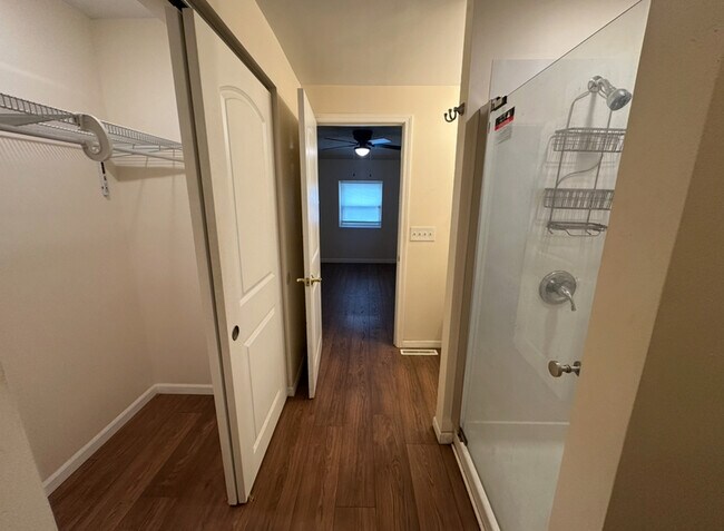 Building Photo - 1960 Studer Ave