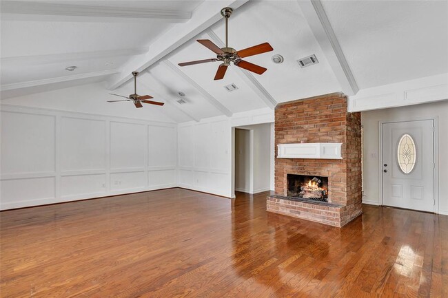 Building Photo - 7703 Pine Cup Dr