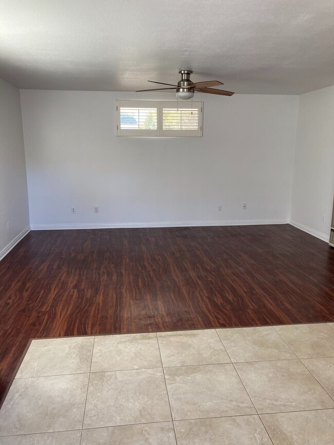 Building Photo - Studio for Rent