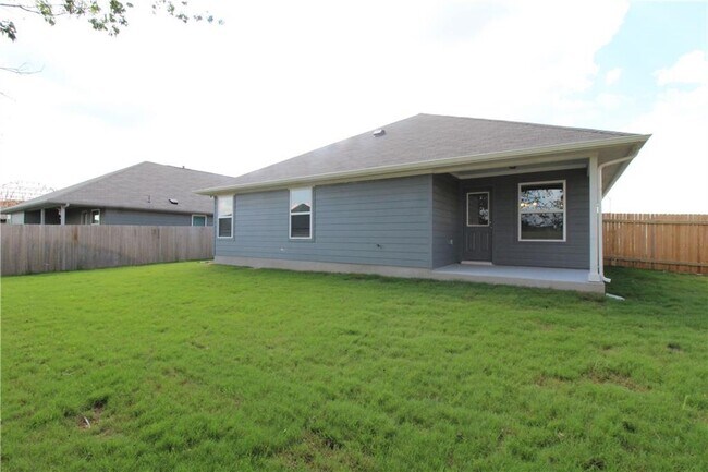 Building Photo - 307 Silver Glen Dr