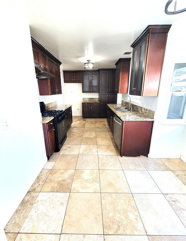 Building Photo - 224 Cabrillo Rd