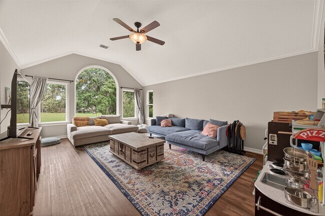 Building Photo - 1403 Hillside Forest Dr