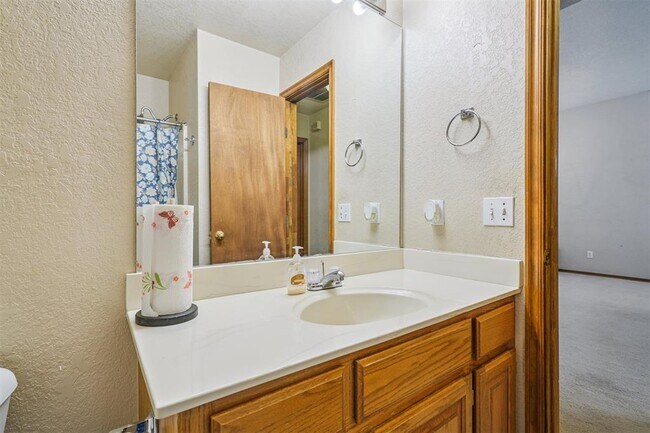 Building Photo - 16300 Seminole Pointe Pl