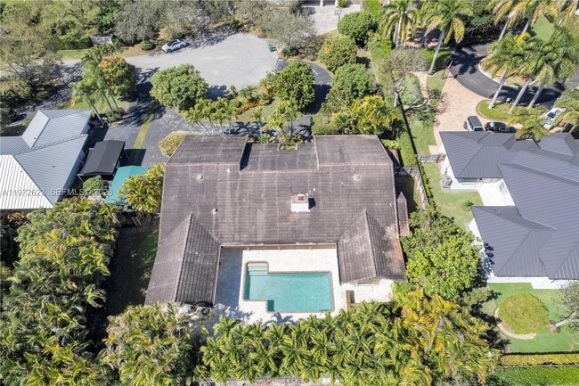 Building Photo - 15305 SW 74th Ct