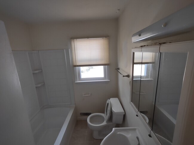 Building Photo - 158 Jordan Rd