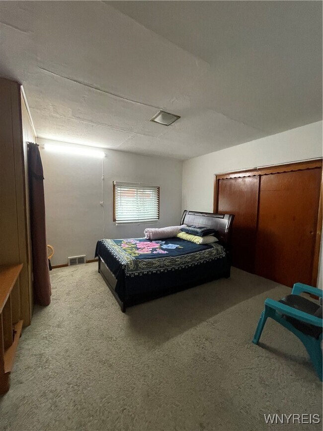 Building Photo - 226 Longnecker St