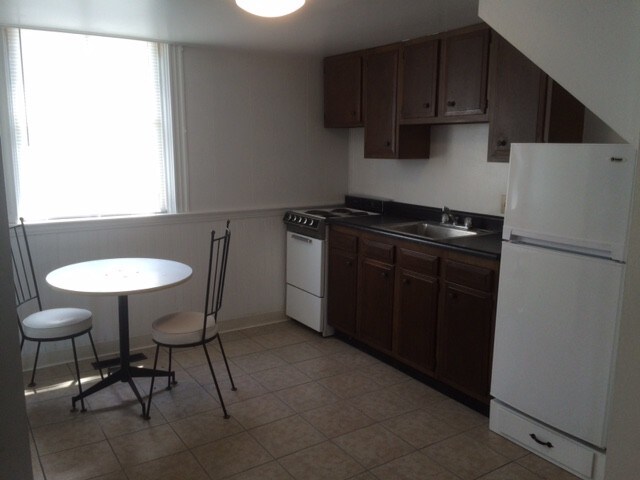 kitchen - 50 Juniper St