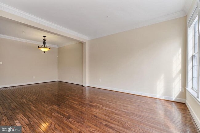 Building Photo - 725 Ridgemont Ave