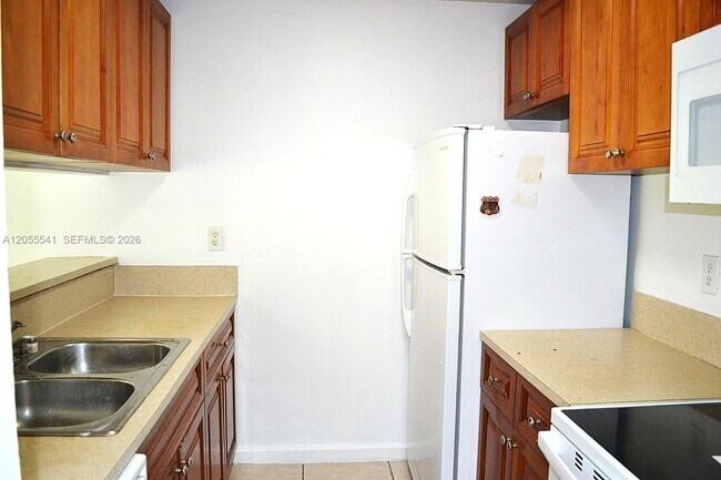 Building Photo - 8004 SW 149th Ave